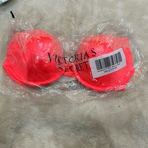 NEW NEVER WORN - Victoria Secret Bra